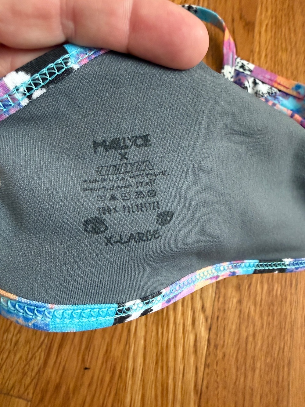 Jolyn X Mallyce colorful swim bikini top XL - Picture 3 of 3